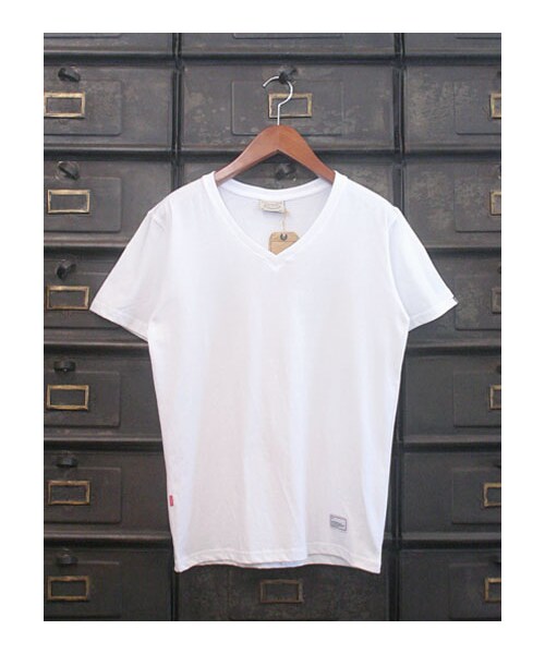 LEATA(リータ)の「LEATA V-NECK SHORT SLEEVE WHITE(その他・メンズ・기타・M/L/XL)」の1枚目の写真