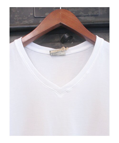 LEATA(リータ)の「LEATA V-NECK SHORT SLEEVE WHITE(その他・メンズ・기타・M/L/XL)」の3枚目の写真