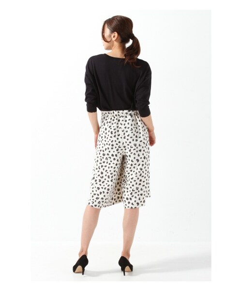 IENA(イエナ)の「レオパードワイドキュロットパンツ(ショート・ハーフパンツ・レディース・ホワイト・36/38/40)」の4枚目の写真