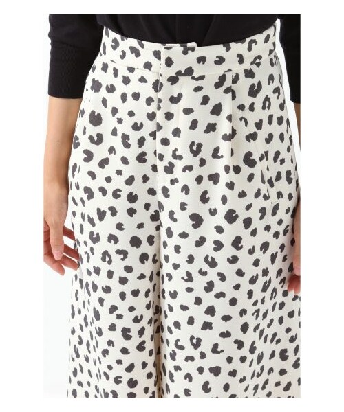 IENA(イエナ)の「レオパードワイドキュロットパンツ(ショート・ハーフパンツ・レディース・ホワイト・36/38/40)」の5枚目の写真