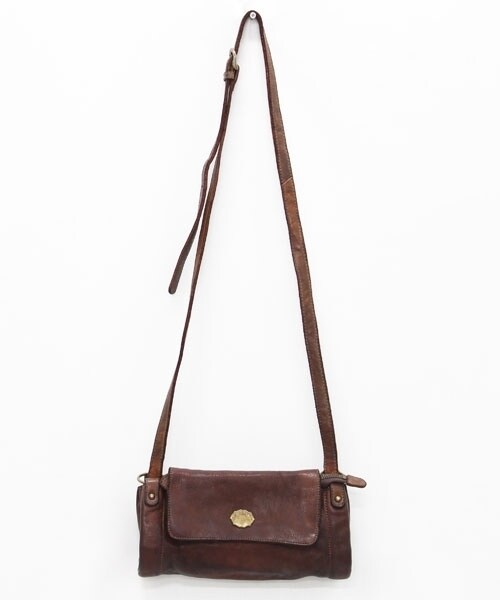 RNA-N（アールエヌエーエヌ）の「製品染めレザーポシェット（バッグ・レディース・ブラック/ブラウン・F）」の4枚目の写真