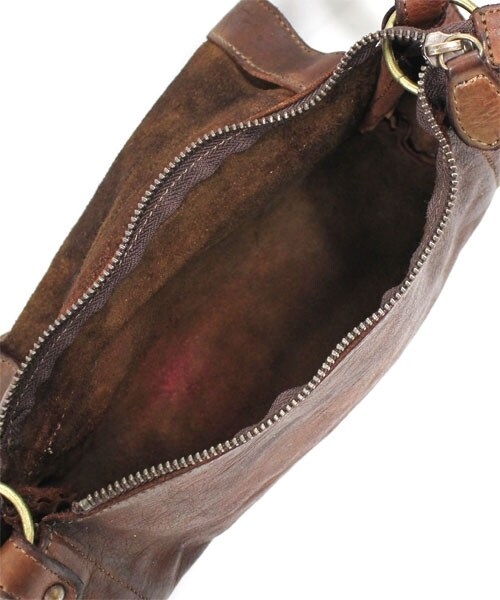 RNA-N（アールエヌエーエヌ）の「製品染めレザーポシェット（バッグ・レディース・ブラック/ブラウン・F）」の10枚目の写真