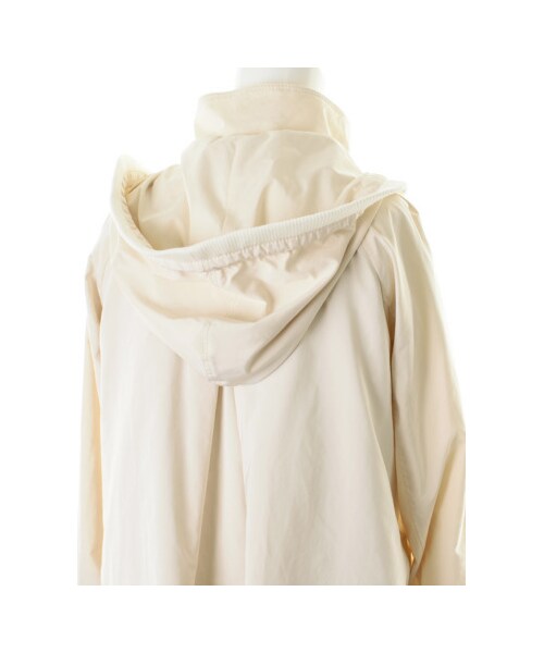 31 Sons de mode（トランテアン　ソン　ドゥ　モード）の「≪ポイント10倍≫ボアライナー付ナイロンショートブルゾン《予約アイテム》（コート・レディース・ネイビー/オフホワイト/カーキグリーン・３６/３８）」の5枚目の写真