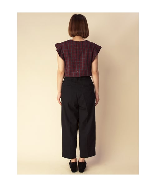 w closet（ダブルクローゼット）の「【A/W】コットンツイル8分丈ワイドクロップドタックパンツ（パンツ・レディース・ベージュ/ブラック・FREE）」の5枚目の写真