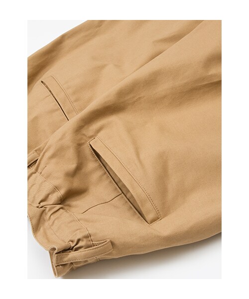 w closet（ダブルクローゼット）の「【A/W】コットンツイル8分丈ワイドクロップドタックパンツ（パンツ・レディース・ベージュ/ブラック・FREE）」の8枚目の写真