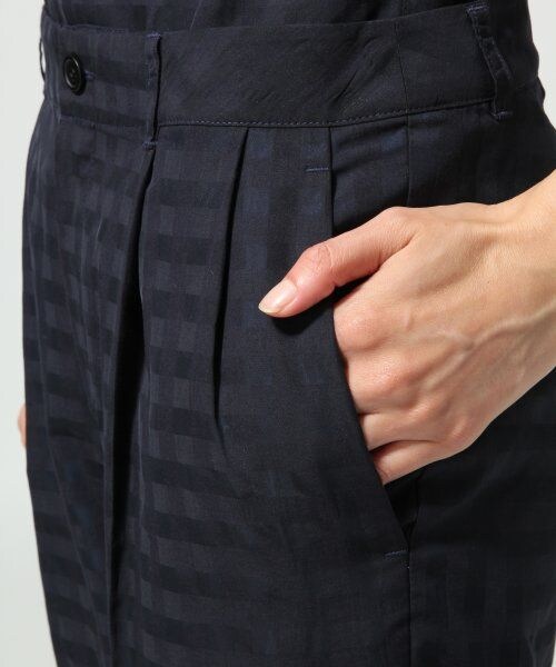 GLOBAL WORK（グローバルワーク）の「シアーチェックアンクルパンツ（パンツ・レディース・ホワイト05/ネイビー88・Ｍ/Ｌ）」の8枚目の写真