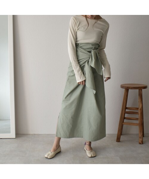 Lavish Gate（ラヴィッシュゲート）の「nh-tops-07002　バックオープン　リブ スリットスリーブ カットソ－　アイボリー　グレージュ　ダスティパープル　モカブラウン（Tシャツ/カットソー・レディース・その他）」の10枚目の写真