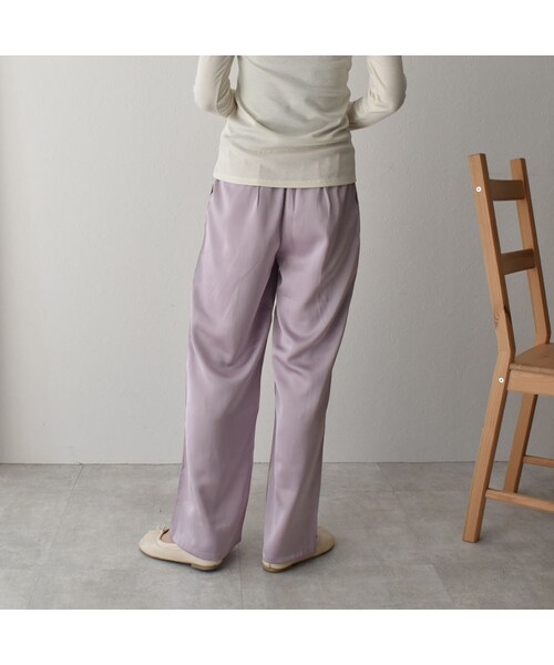 Lavish Gate(ラヴィッシュゲート)の「nh-bottoms-07001 サテン タック ワイドパンツ ラベンダー モカ(その他パンツ・レディース・その他)」の3枚目の写真