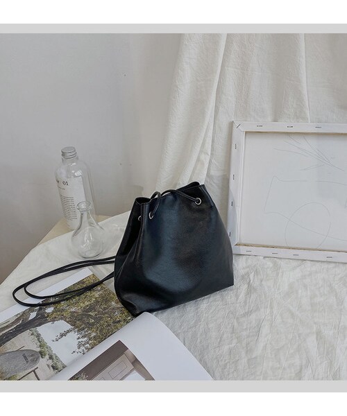 Lavish Gate（ラヴィッシュゲート）の「bag2-02489　ソフトエコレザー ショルダーバッグ　ブラック　ホワイト　ベージュ　カーキベージュ（ショルダーバッグ・レディース・その他）」の13枚目の写真