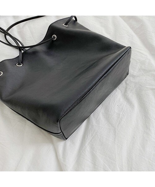 Lavish Gate（ラヴィッシュゲート）の「bag2-02489　ソフトエコレザー ショルダーバッグ　ブラック　ホワイト　ベージュ　カーキベージュ（ショルダーバッグ・レディース・その他）」の14枚目の写真