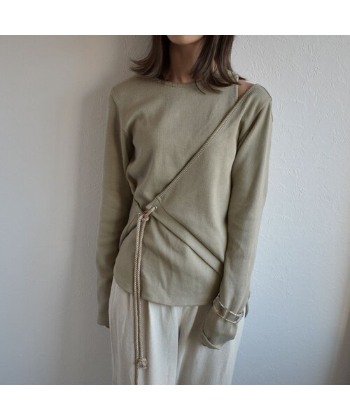 Lavish Gate（ラヴィッシュゲート）の「tops-04033　日本製　ロープデザイン　アシンメトリー　リブ プルオーバーセット　グレージュ　ピスタチオ　キャメル（Tシャツ/カットソー・レディース・その他）」の3枚目の写真