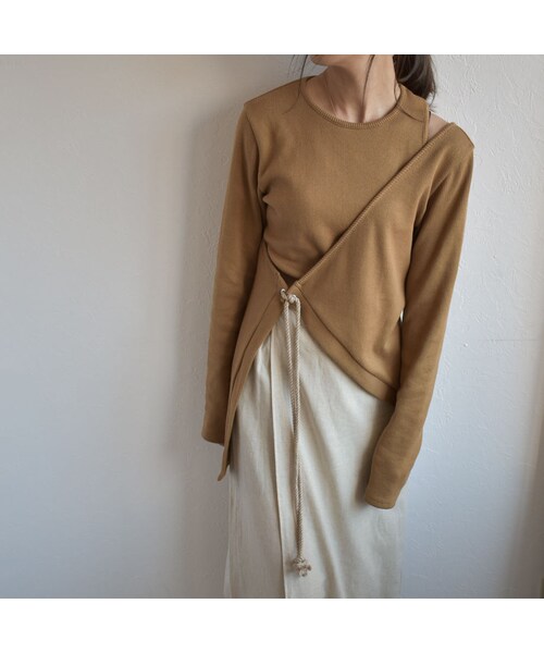 Lavish Gate（ラヴィッシュゲート）の「tops-04033　日本製　ロープデザイン　アシンメトリー　リブ プルオーバーセット　グレージュ　ピスタチオ　キャメル（Tシャツ/カットソー・レディース・その他）」の5枚目の写真