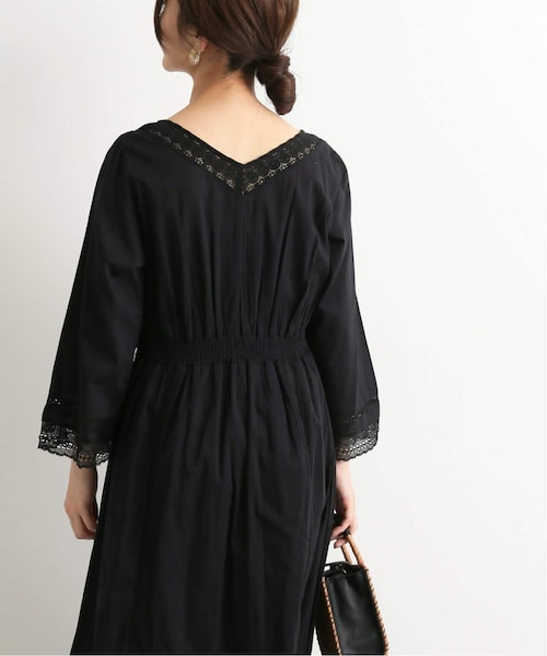 ☆新品タグ付き☆ SLOBE IENA レースVネックワンピース SLOBE IENA エンブロイダリーレースVネックワンピース ブラック