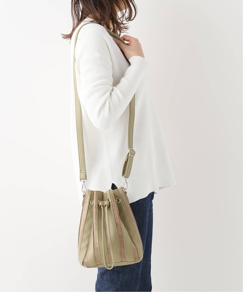 B.C STOCK(ベーセーストック)の「チュールコンビキンチャクBAG◆(バッグ・ブラック/フリー/在庫あり)」の6枚目の写真