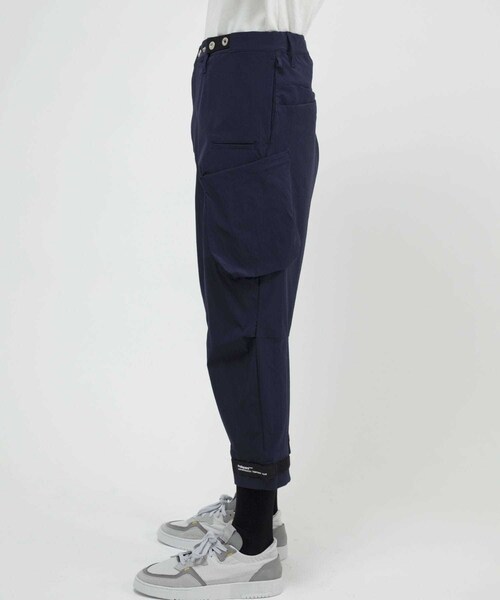 POLIQUANT（ポリクアント）の「FUNCTIONAL ADJUSTABLE CARGO PANTS（パンツ・メンズ・BLACK/NAVY）」の4枚目の写真