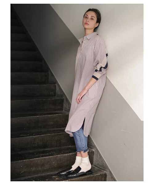 YECCA VECCA（イェッカヴェッカ）の「カットオフストレッチデニムパンツ（パンツ・ライトグレー/インディゴ・S/M/L）」の8枚目の写真