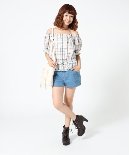 Heather（ヘザー）の「ヘザーＦＷハイウエストショートパンツ（パンツ・レディース・ホワイト/ライトブルー/ネイビー・Ｓ/Ｍ）」の6枚目の写真