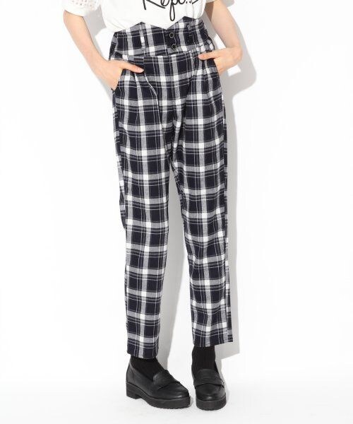 repipi armario（レピピ アルマリオ）の「サスツキチェックパンツ（パンツ・レディース・レッドチェック/グリーンチェック/ブラックチェック・ＸＳ/Ｍ）」の6枚目の写真