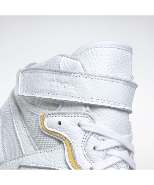 リーボックVictoria Beckham x Reebok Dual Court Midスニーカー Buy Victoria Beckham x Dual Court Mid 2 'Triple White