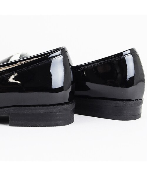 ORiental TRaffic（オリエンタルトラフィック）の「エナメルローファー（シューズ・レディース・ブラック/ブラック/ホワイト/ネイビー・34/35/36/37/38/39/40/41/42）」の5枚目の写真