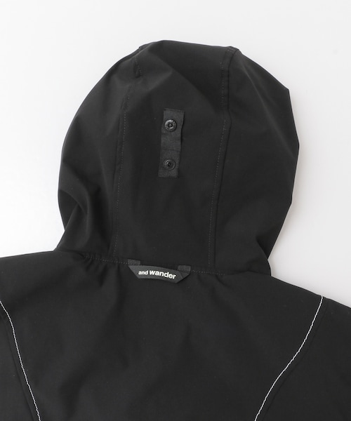 and wander（アンドワンダー）の「and wander UV shield jacket
