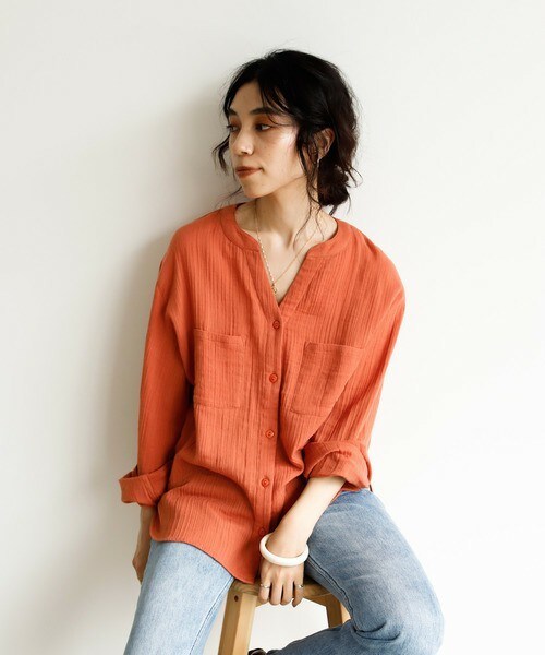 Auntie Rosa Holiday（アンティローザホリデー）の「ガーゼキーネックシャツ（シャツ/ブラウス・レディース・ホワイト/ベージュ/グリーン/オレンジ・FREE）」の4枚目の写真