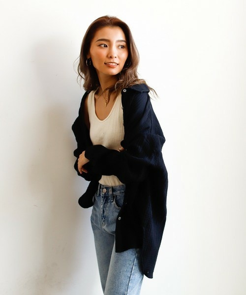 Auntie Rosa Holiday（アンティローザホリデー）の「ダブルガーゼルーズシャツ（シャツ/ブラウス・レディース・ホワイト/ブラック/ベージュ/ブルー/パープル・FREE）」の2枚目の写真