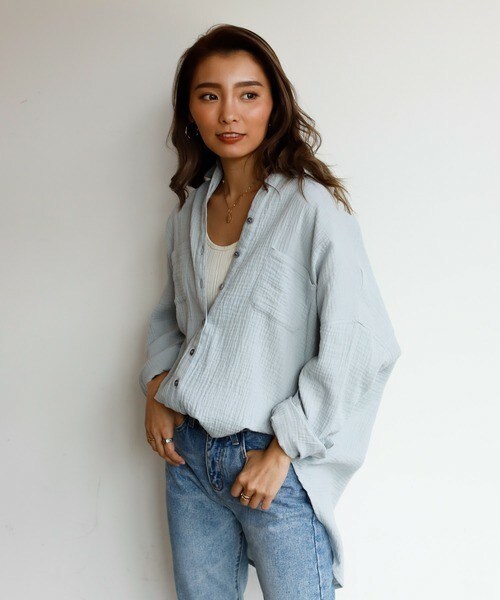 Auntie Rosa Holiday（アンティローザホリデー）の「ダブルガーゼルーズシャツ（シャツ/ブラウス・レディース・ホワイト/ブラック/ベージュ/ブルー/パープル・FREE）」の4枚目の写真