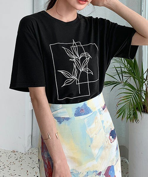 DHOLIC(ディーホリック)の「ドローイング半袖Tシャツ(Tシャツ/カットソー・レディース・ブラック/ホワイト/グレー/グリーン/ピンク・FREE)」の1枚目の写真