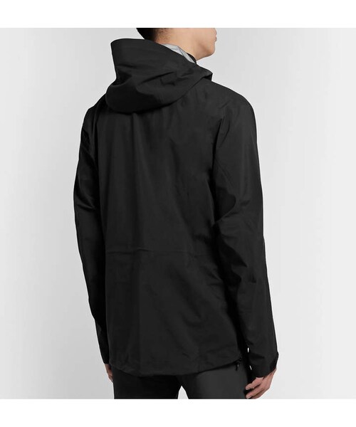 ARC'TERYX(アークテリクス)の「Arc'teryx Zeta Ar Slim-Fit Gore-Tex Hooded Jacket(テーラードジャケット・メンズ・Black・S/M/L/XL)」の4枚目の写真
