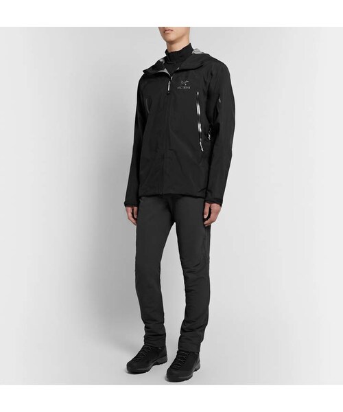 ARC'TERYX(アークテリクス)の「Arc'teryx Zeta Ar Slim-Fit Gore-Tex Hooded Jacket(テーラードジャケット・メンズ・Black・S/M/L/XL)」の5枚目の写真
