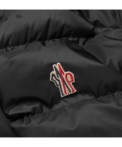 MONCLER(モンクレール)の「Moncler Grenoble Camurac Quilted Hooded Down Ski Jacket(テーラードジャケット・メンズ・Black・0/1/2/3/5)」の2枚目の写真