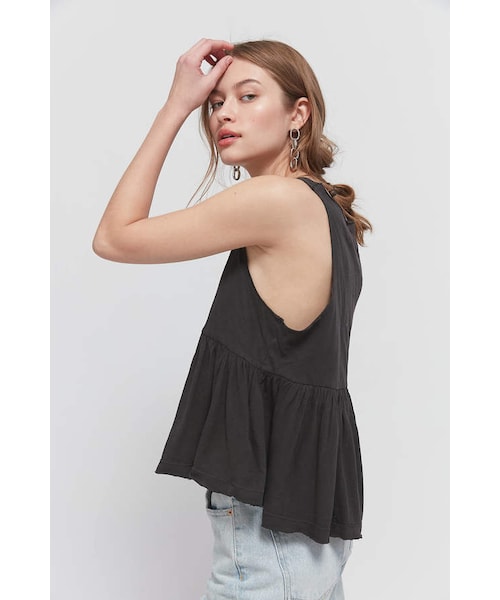 URBAN OUTFITTERS（アーバンアウトフィッターズ）の「Urban Outfitters UO Cali Plunging Babydoll Cami（その他アンダーウェア/インナー・レディース・White/Black/Blue・XS/S/M/L）」の2枚目の写真