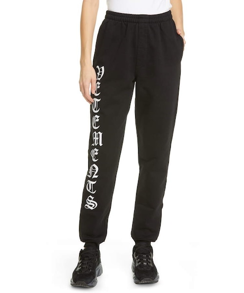 VETEMENTS（ヴェトモン）の「Vetements Gothic Logo Sweatpants