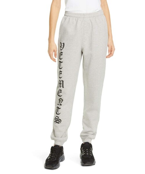 VETEMENTS（ヴェトモン）の「Vetements Gothic Logo Sweatpants