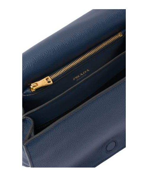 PRADA（プラダ）の「Prada Daino Leather Flap Crossbody Bag（ショルダーバッグ・レディース・Black/Blue・One Size）」の6枚目の写真