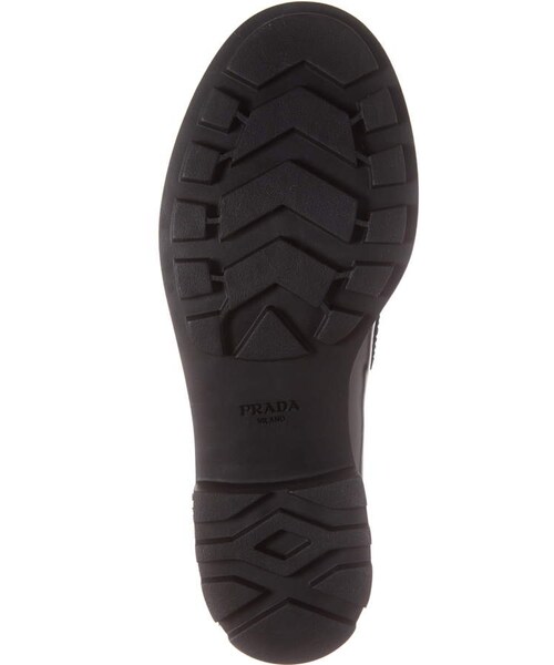 PRADA（プラダ）の「Prada Logo Penny Loafer（シューズ・レディース・Black・7us / 37eu/7.5us / 37.5eu/6us / 36eu/8.5us / 38.5eu/8us / 38eu/9us / 39eu/9.5us / 39.5eu/10us / 40eu）」の4枚目の写真