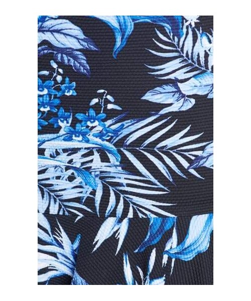 Tommy Bahama(トミーバハマ)の「Tommy Bahama Indigo Garden Skirted Bikini Bottoms(水着・レディース・Blue・Large/Small/Medium/X-large/X-small)」の5枚目の写真