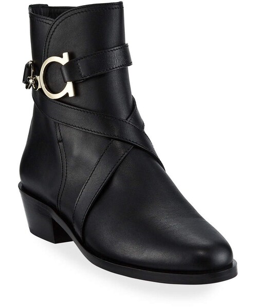 FERRAGAMO（フェラガモ）の「Salvatore Ferragamo Shadi Gancini Leather Booties（ブーツ・レディース・Black・7c / 37eu/7.5c / 37.5eu/10c / 40eu/8.5c / 38.5eu）」の1枚目の写真