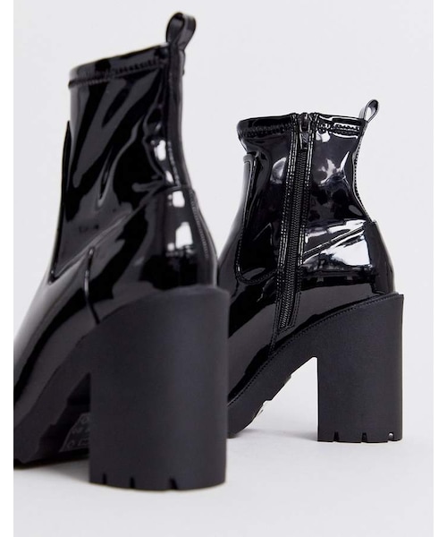 asos（エイソス）の「Asos Design ASOS DESIGN Exchange chunky sock boots in black patent（ブーツ・レディース・Black・6）」の2枚目の写真