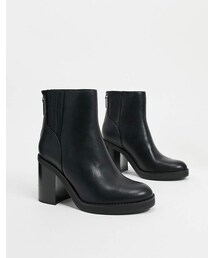 Bershka pull on chunky heeled boots in black