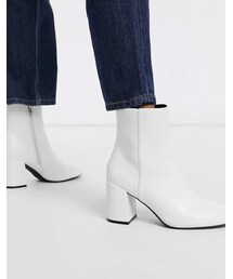 Bershka | Bershka patent boot with block heel in white (ブーツ)