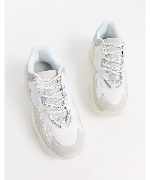 Bershka（ベルシュカ）の「Bershka chunky gel sole sneakers in white（スニーカー・レディース・White・36/37/38/40）」の4枚目の写真