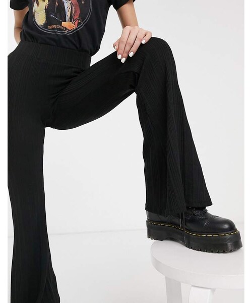 Bershka（ベルシュカ）の「Bershka ribbed flared pants in black（その他パンツ・レディース・Black・XS/S/M/L）」の3枚目の写真