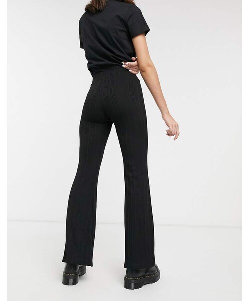Bershka（ベルシュカ）の「Bershka ribbed flared pants in black（その他パンツ・レディース・Black・XS/S/M/L）」の4枚目の写真