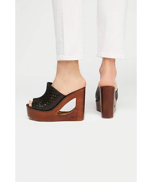Jeffrey Campbell（ジェフリーキャンベル）の「Barela Platform Wedge by Jeffrey Campbell