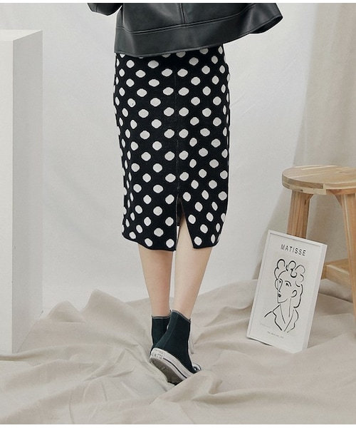 HOTPING(ホッピン)の「バックスリットドットパターンニットスカート(スカート・レディース・Black/Beige・フリーサイズ)」の1枚目の写真