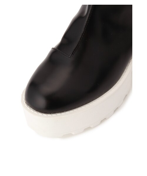 CHEAP MONDAY（チープマンデイ）の「Tractor high（シューズ・レディース・WHITE/BLACK・36/37/38）」の6枚目の写真