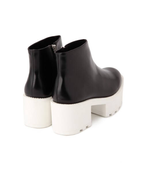 CHEAP MONDAY（チープマンデイ）の「Tractor high（シューズ・レディース・WHITE/BLACK・36/37/38）」の5枚目の写真