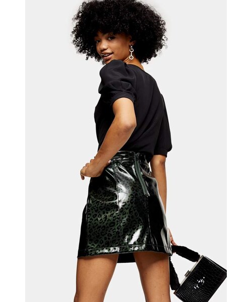 TOPSHOP（トップショップ）の「Topshop Black Button Prairie Short Sleeve Blouse（トップス・レディース・Black・0/8/10/14/2/4/6）」の4枚目の写真